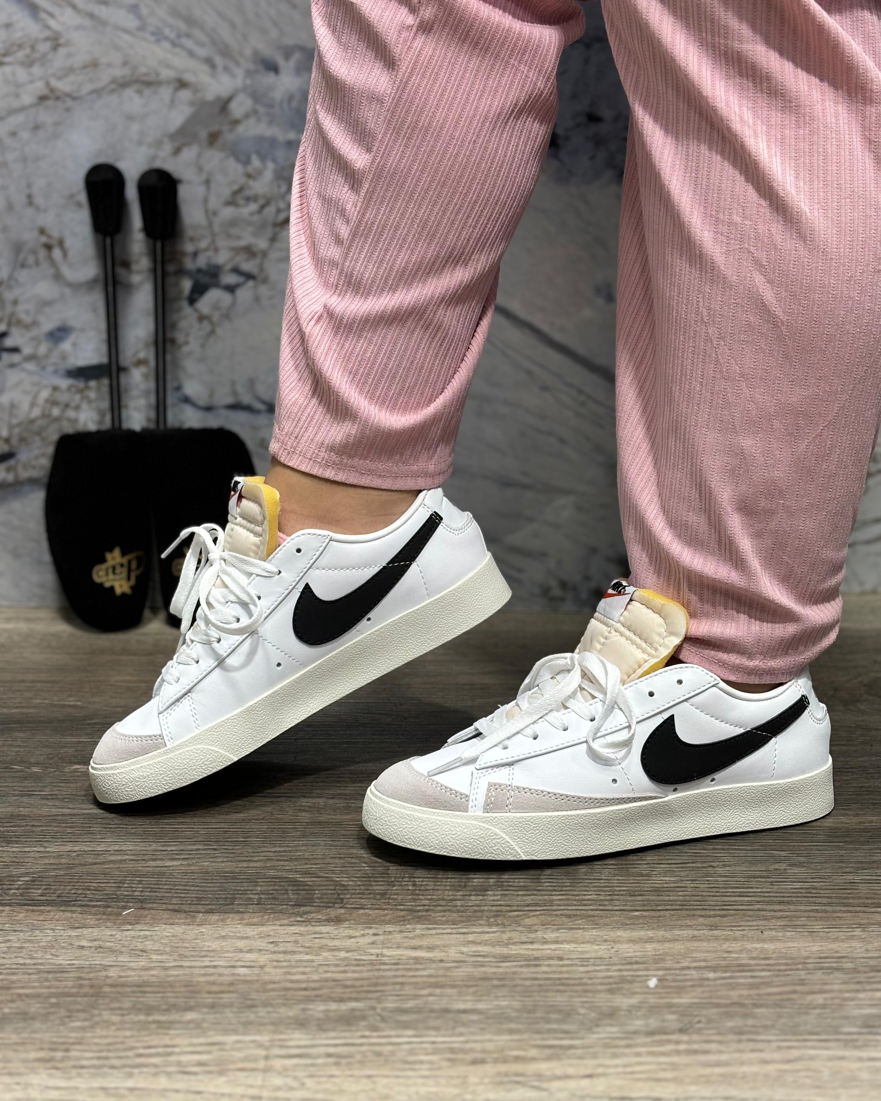 NIKE BLAZER BLANCO - NEGRO