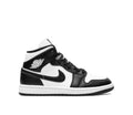 JORDAN RETRO 1 BLANCO NEGRO